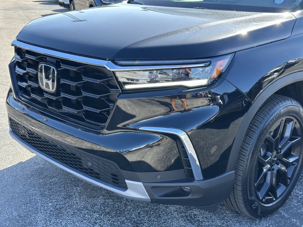 Used 2025 Honda Pilot Touring image 8