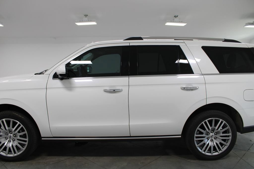Used 2023 Ford Expedition Limited image 6