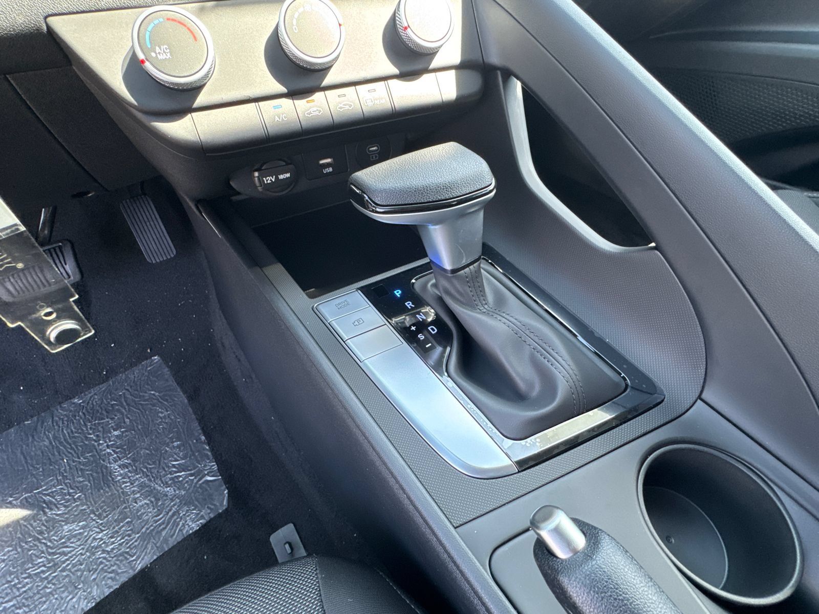 New 2026 Hyundai Elantra SE FWD image 31