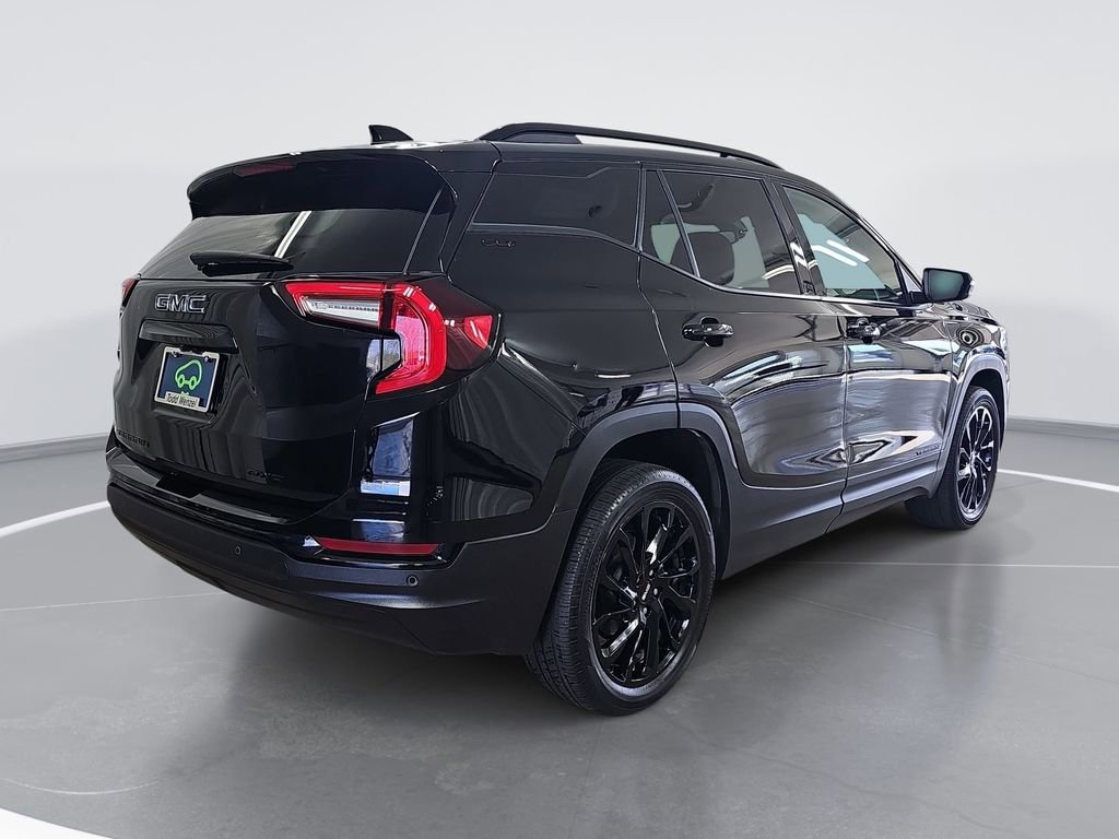 Used 2024 GMC Terrain SLT w/ Tech Package AWD/4WD image 3