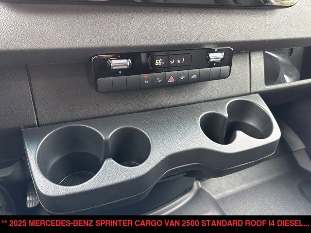 Used 2025 Mercedes-Benz Sprinter 2500 image 21