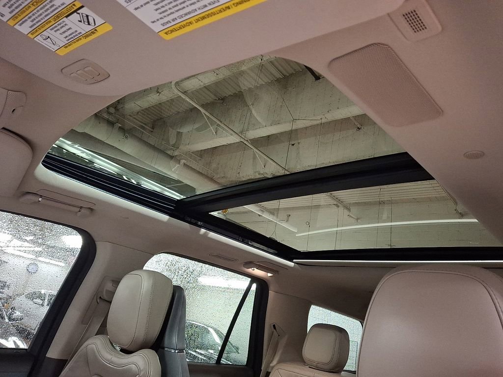 Used 2022 Lincoln Navigator Reserve image 9