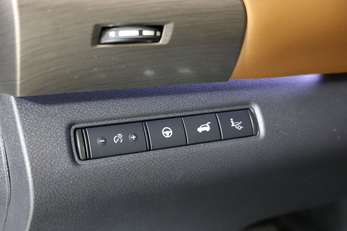 Used 2023 Nissan Pathfinder Platinum AWD/4WD image 26