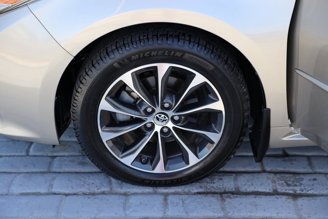 Used 2016 Toyota Avalon Limited image 41