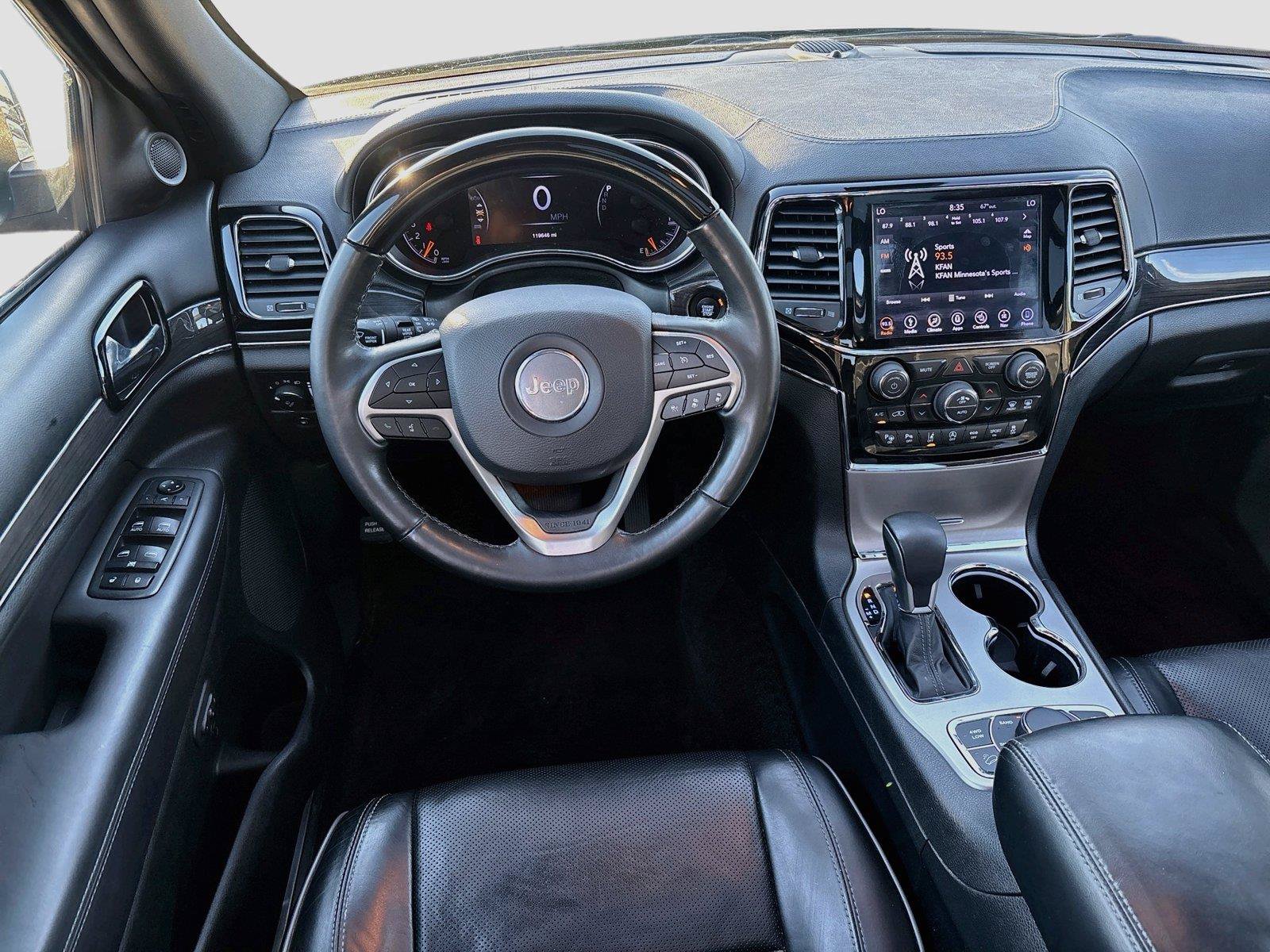 Used 2019 Jeep Grand Cherokee Overland AWD/4WD image 2