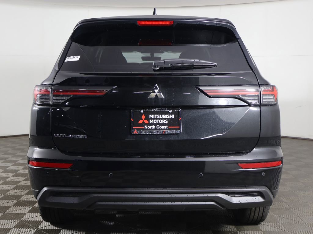 New 2026 Mitsubishi Outlander ES FWD image 11
