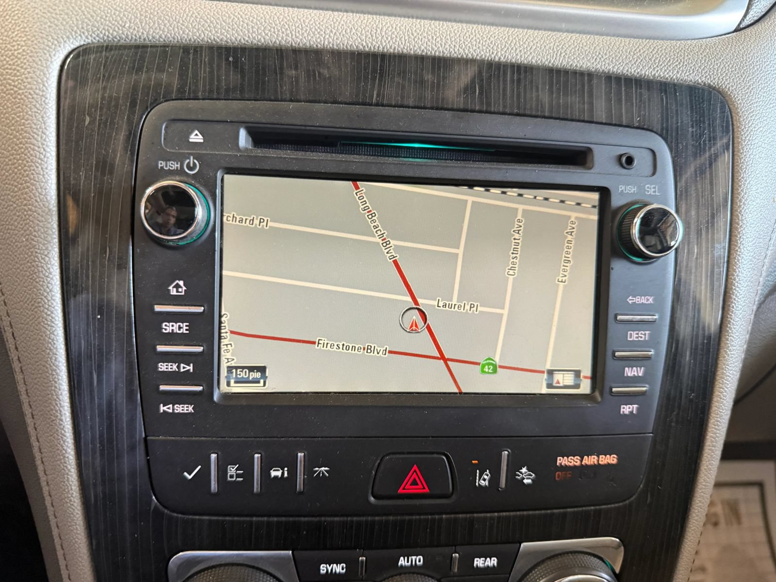 Used 2015 Chevrolet Traverse LTZ FWD image 17