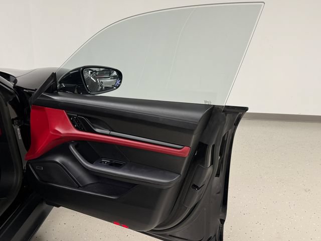 Certified 2022 Porsche Taycan AWD/4WD image 32