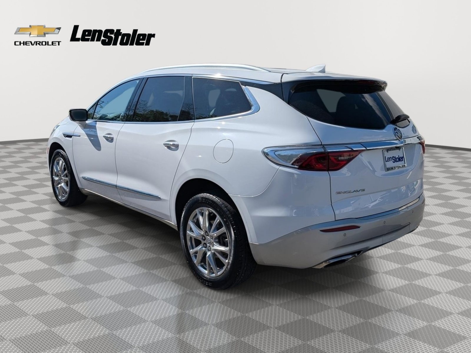 Used 2023 Buick Enclave Essence w/ Experience Buick Package FWD image 3
