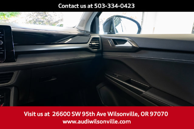 Used 2025 Volkswagen Taos SE AWD/4WD image 10