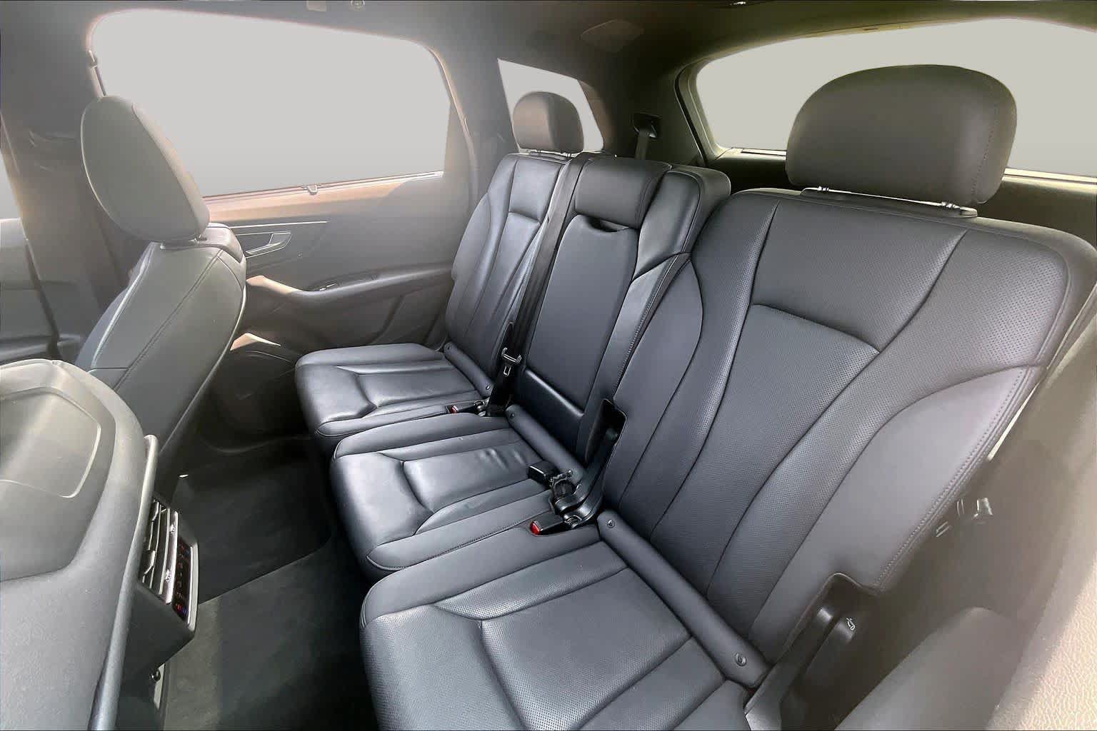 Used 2020 Audi Q7 3.0T Prestige w/ Prestige Package AWD/4WD image 19