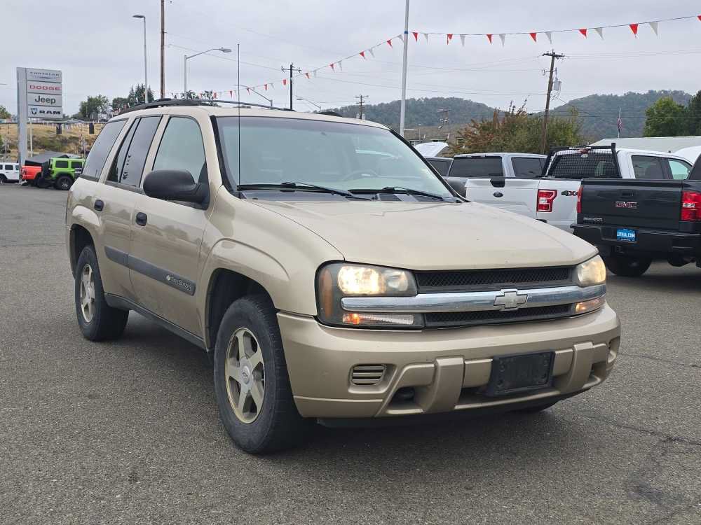 Used 2004 Chevrolet TrailBlazer LS w/ LS Preferred Equipment Group AWD/4WD image 4