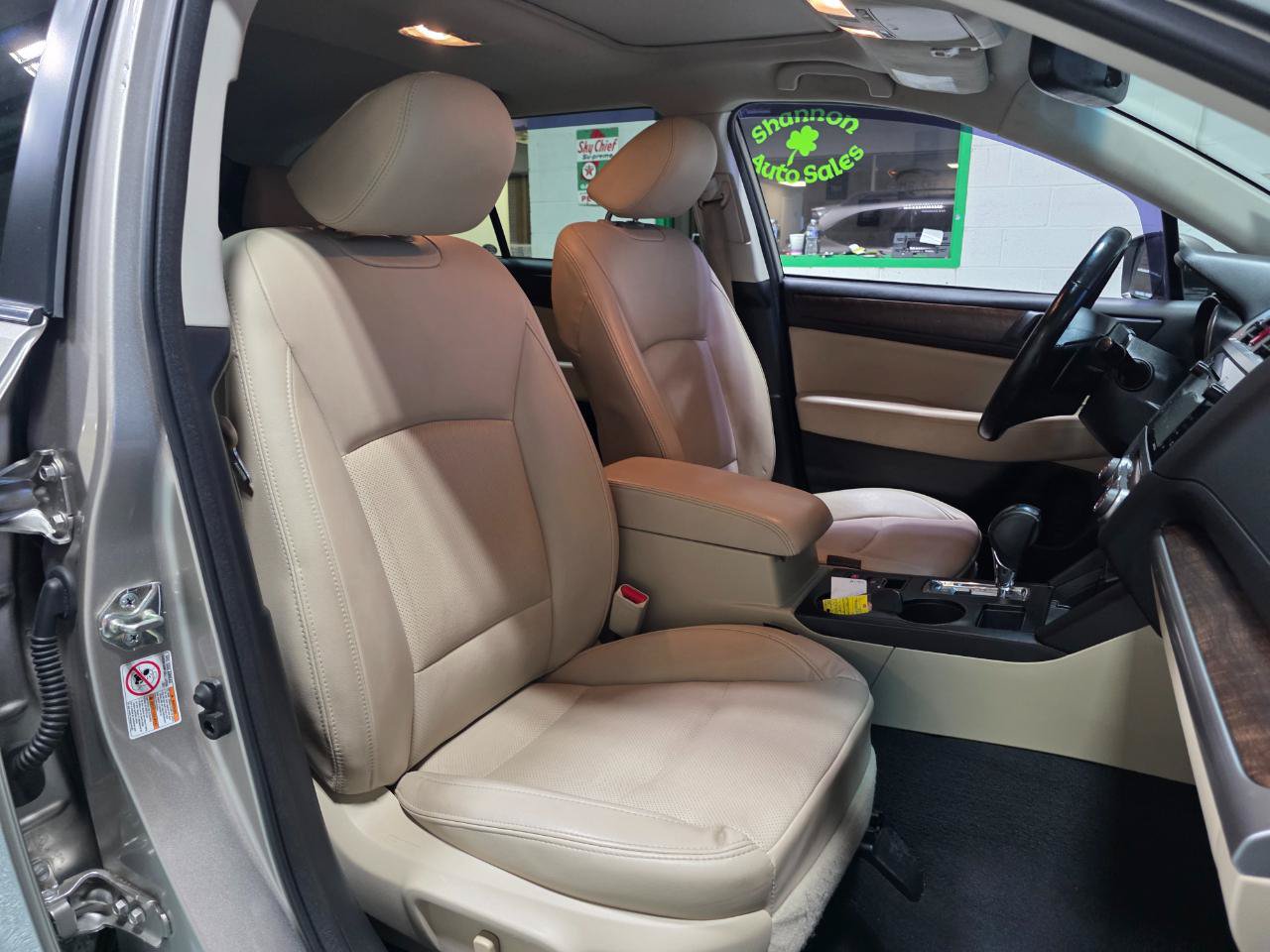 Used 2017 Subaru Outback 3.6R Limited AWD/4WD image 24