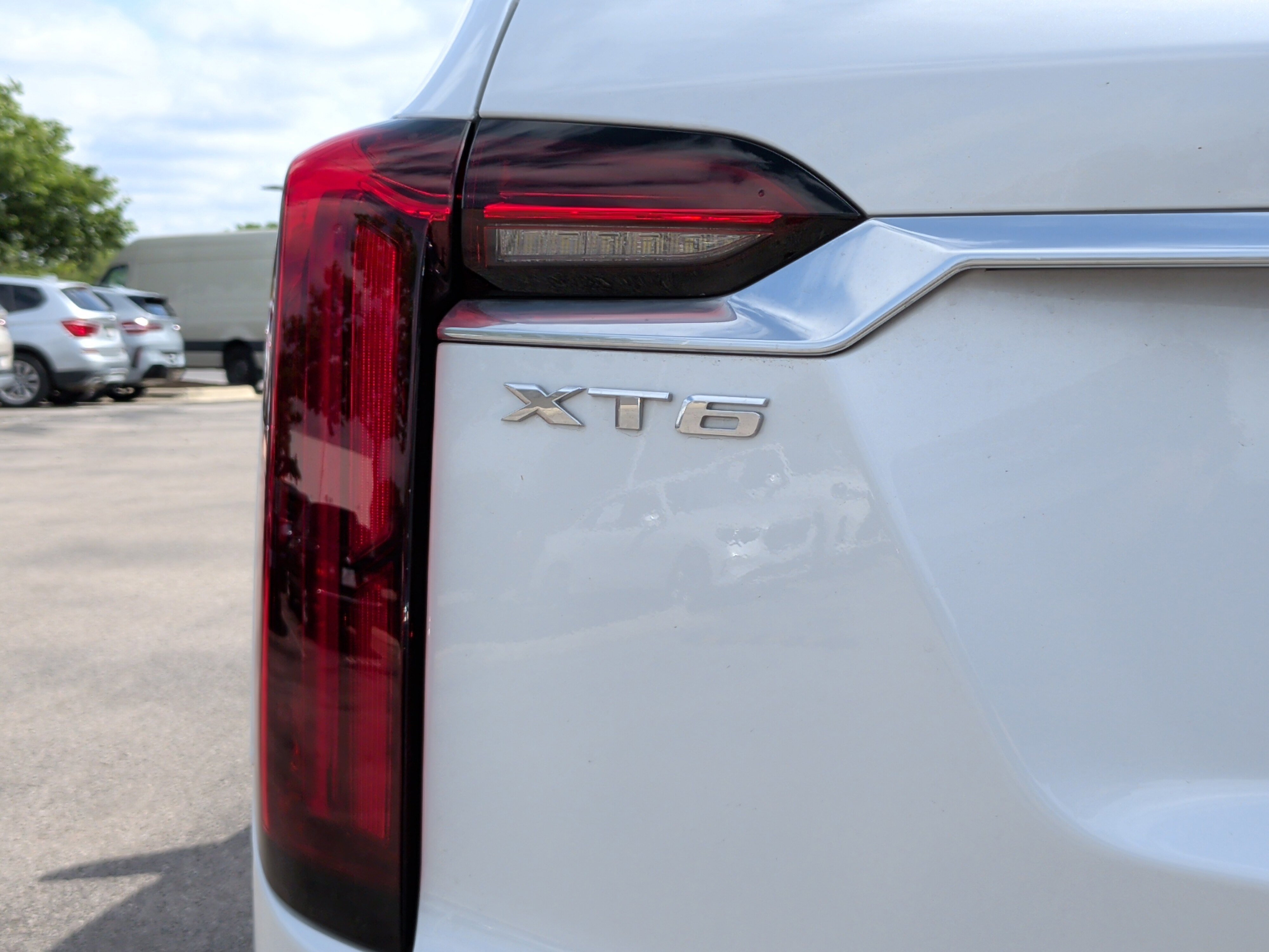 Used 2023 Cadillac XT6 Premium Luxury w/ Platinum Package FWD image 12
