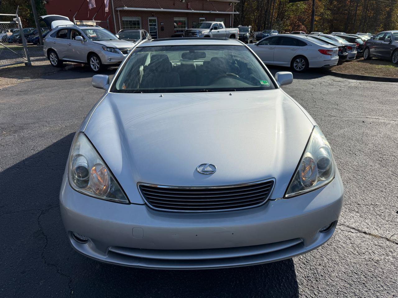Used 2005 Lexus ES 330 FWD image 2