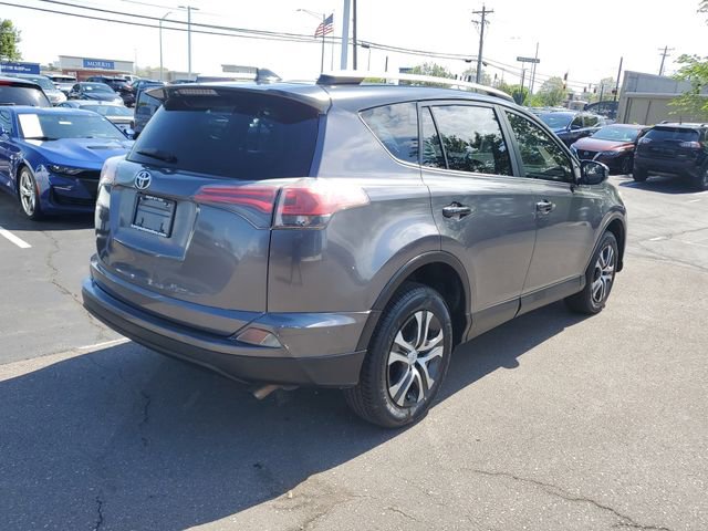 Used 2016 Toyota RAV4 LE AWD/4WD image 4