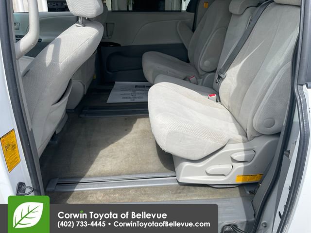 Used 2013 Toyota Sienna LE FWD image 23