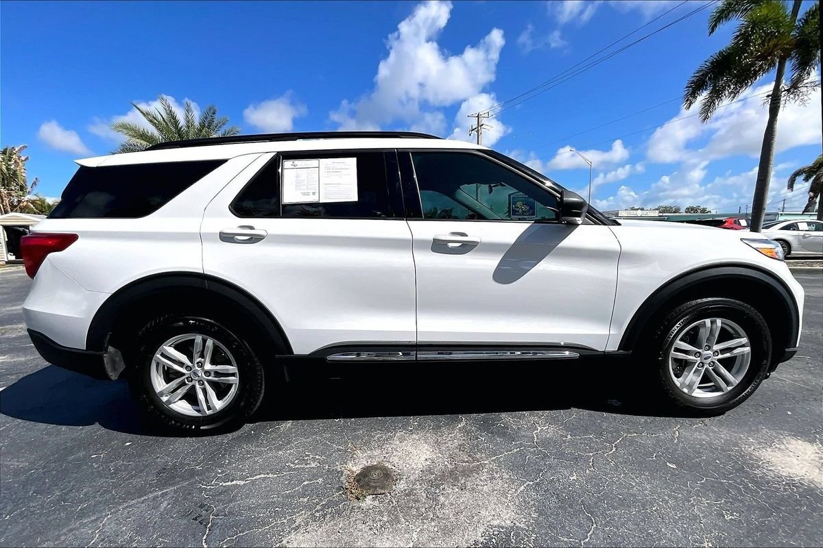 Used 2022 Ford Explorer XLT w/ Class IV Trailer Tow Package AWD/4WD image 32