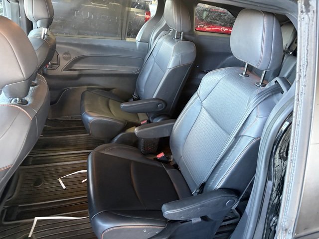 Used 2021 Toyota Sienna XSE image 10