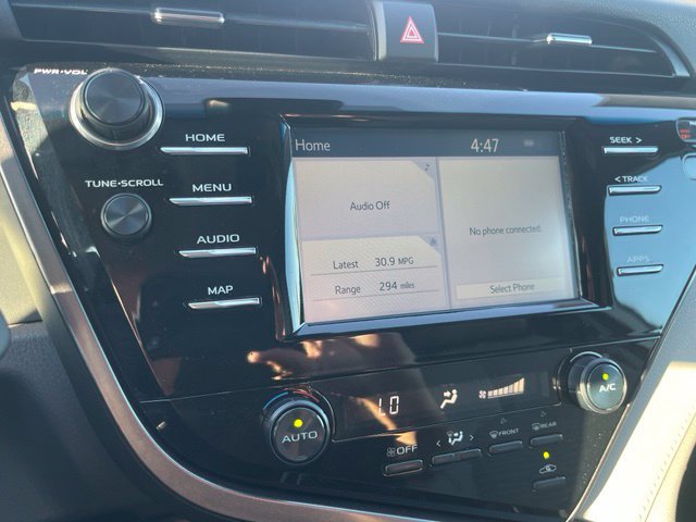 Used 2019 Toyota Camry SE w/ Protection Package (Q2) FWD image 16