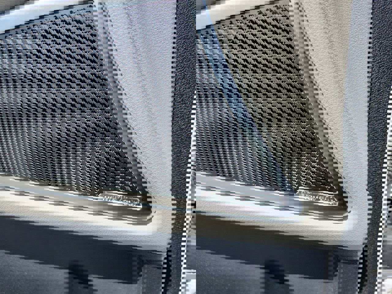 Used 2021 Kia Telluride SX w/ SX Prestige Package image 26