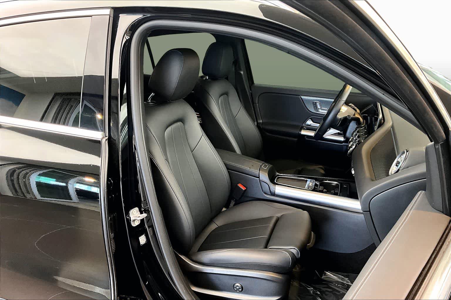 Used 2025 Mercedes-Benz GLA 250 image 10