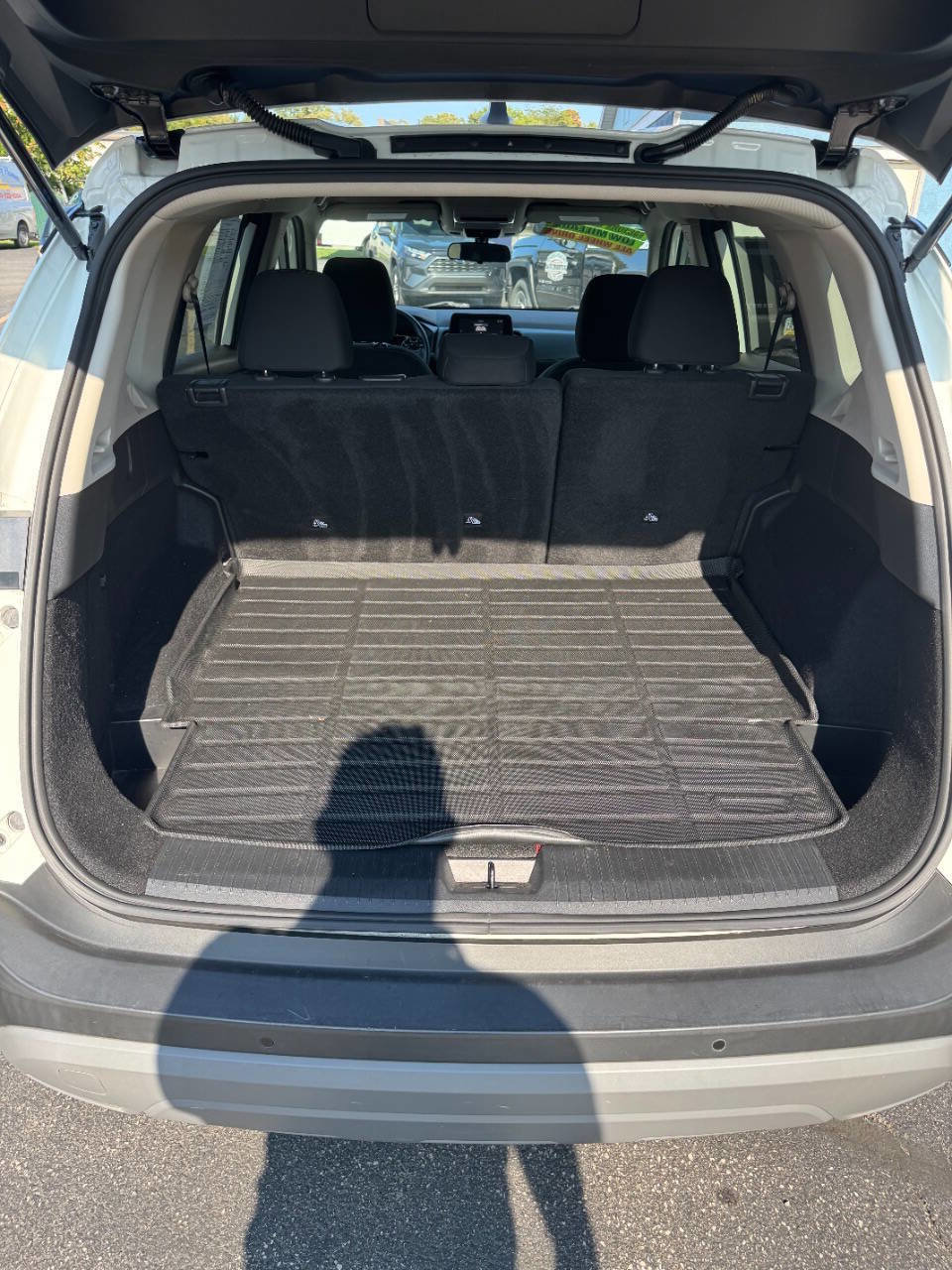 Used 2023 Nissan Rogue S image 11