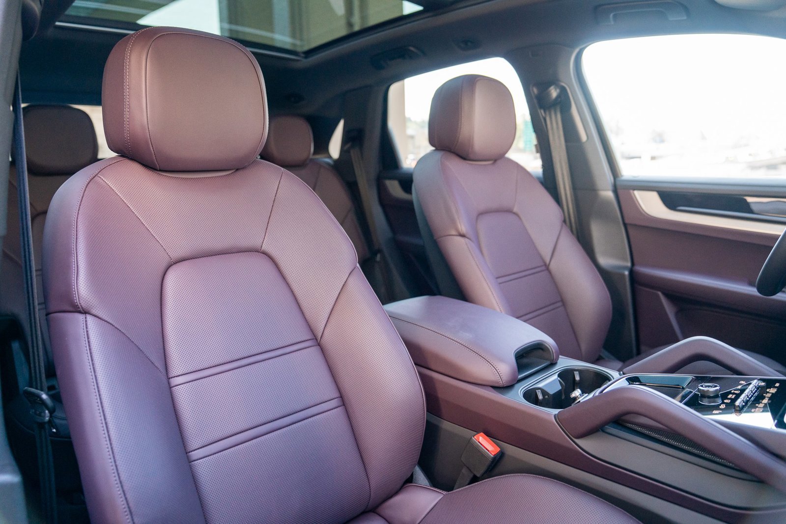 Certified 2025 Porsche Cayenne AWD/4WD image 21