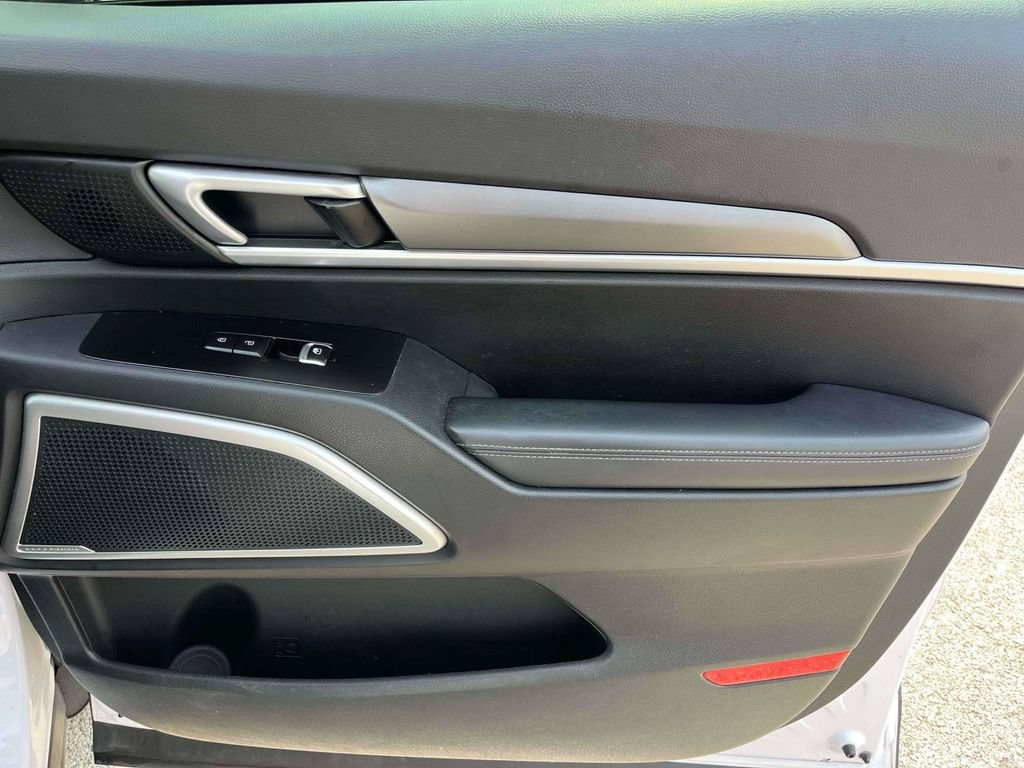 Used 2022 Kia Telluride LX FWD image 12