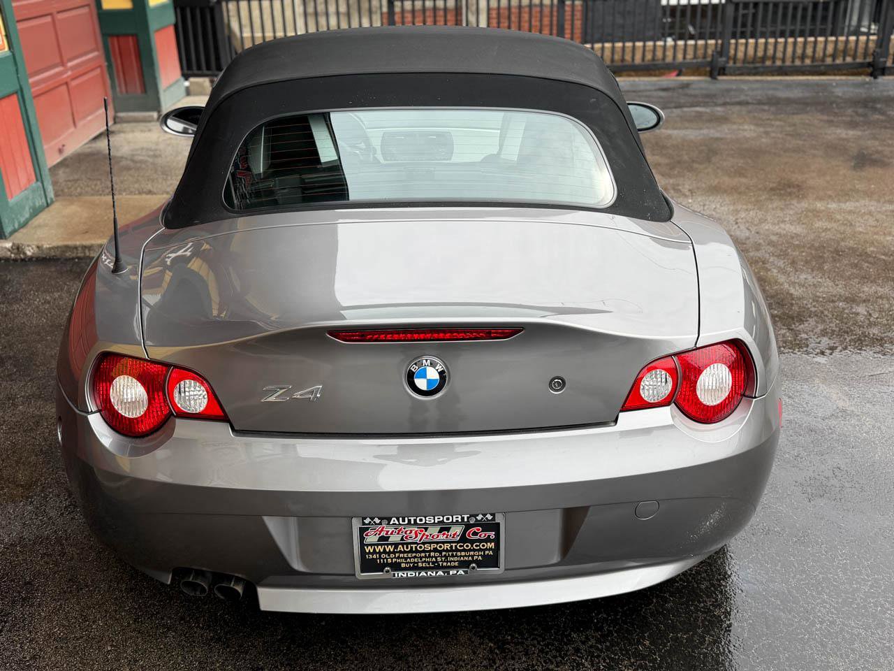Used 2005 BMW Z4 2.5i image 7