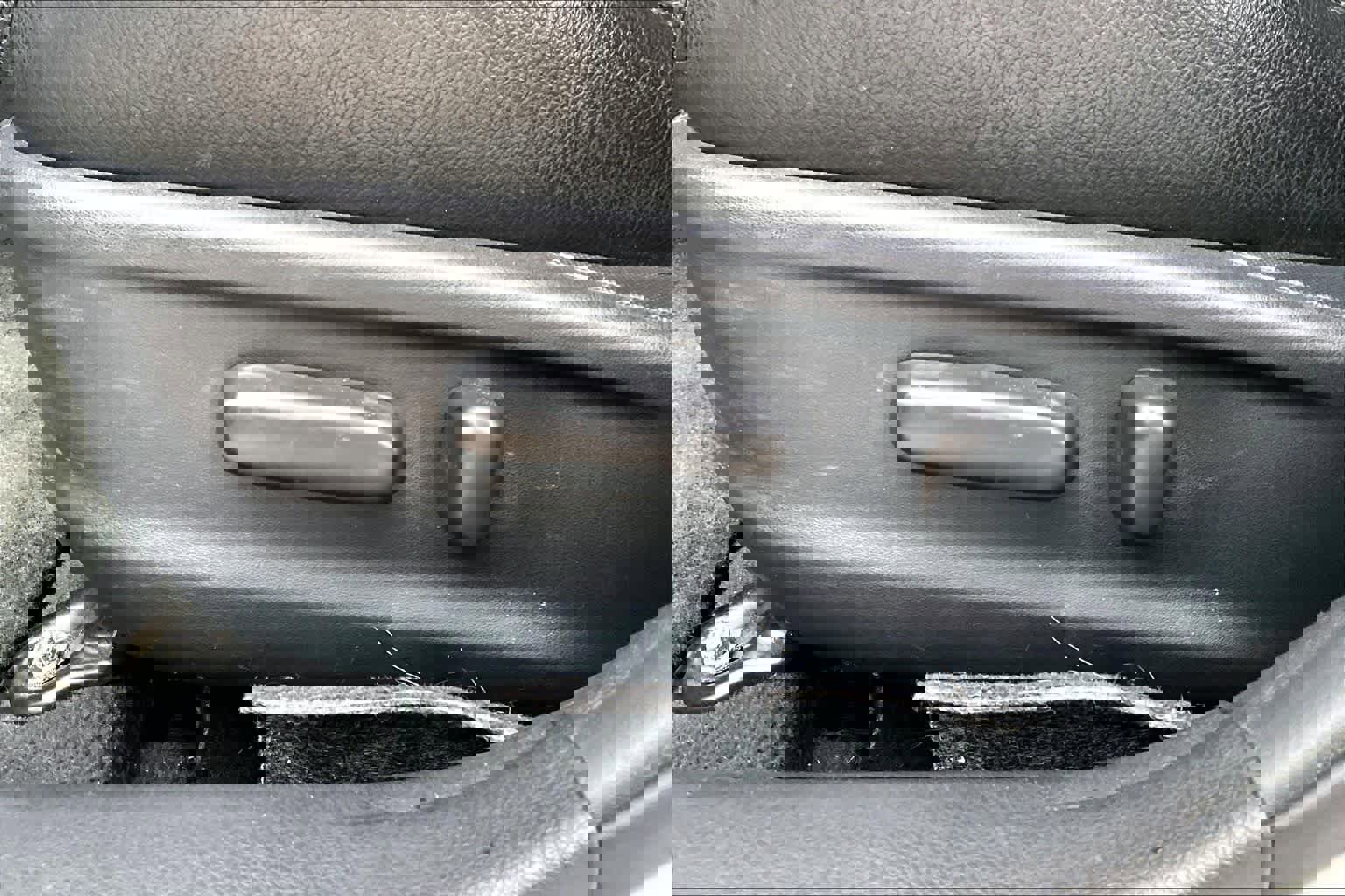 Used 2010 Toyota Camry SE image 29