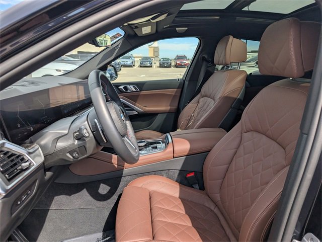 Used 2025 BMW X6 M60i w/ Executive Package image 15