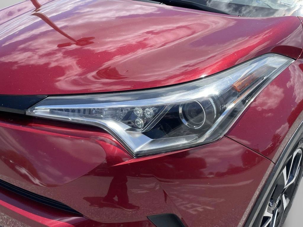 Used 2019 Toyota C-HR XLE image 34