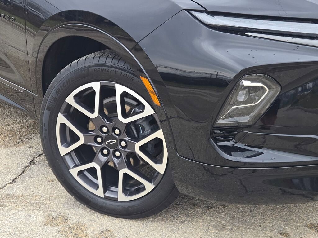 Used 2024 Chevrolet Blazer RS w/ Enhanced Convenience Package FWD image 3