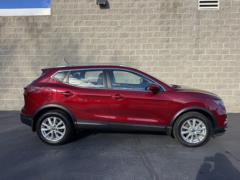 Used 2022 Nissan Rogue Sport SV AWD/4WD image 2