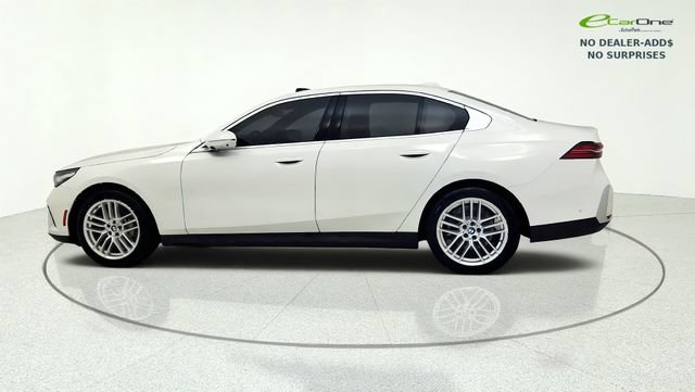 Used 2024 BMW 530i w/ Premium Package RWD image 5