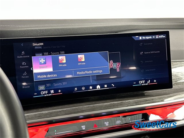 Used 2025 BMW 740i xDrive image 25