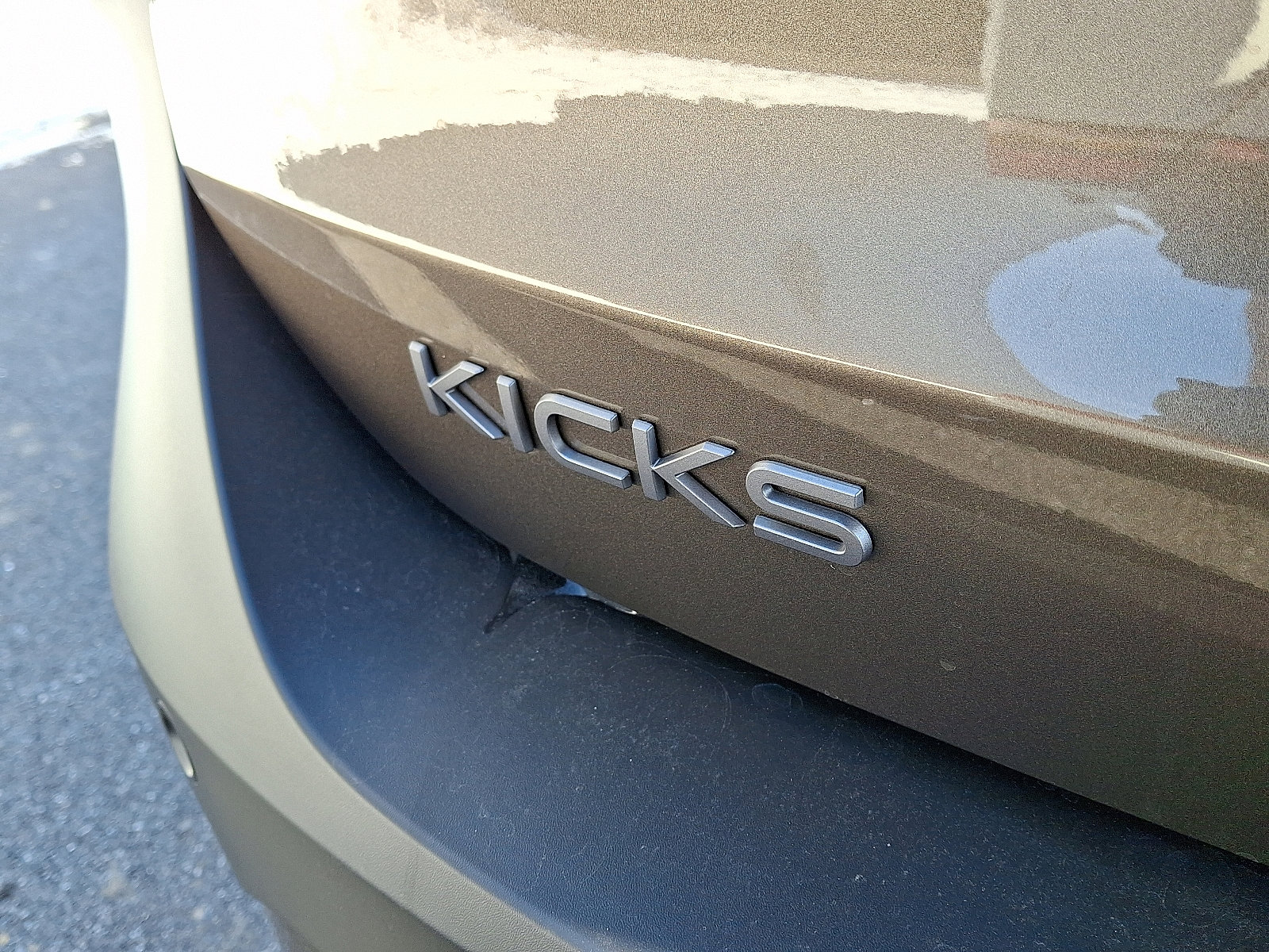 New 2026 Nissan Kicks SR image 5