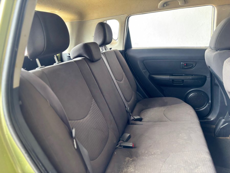 Used 2012 Kia Soul FWD image 16