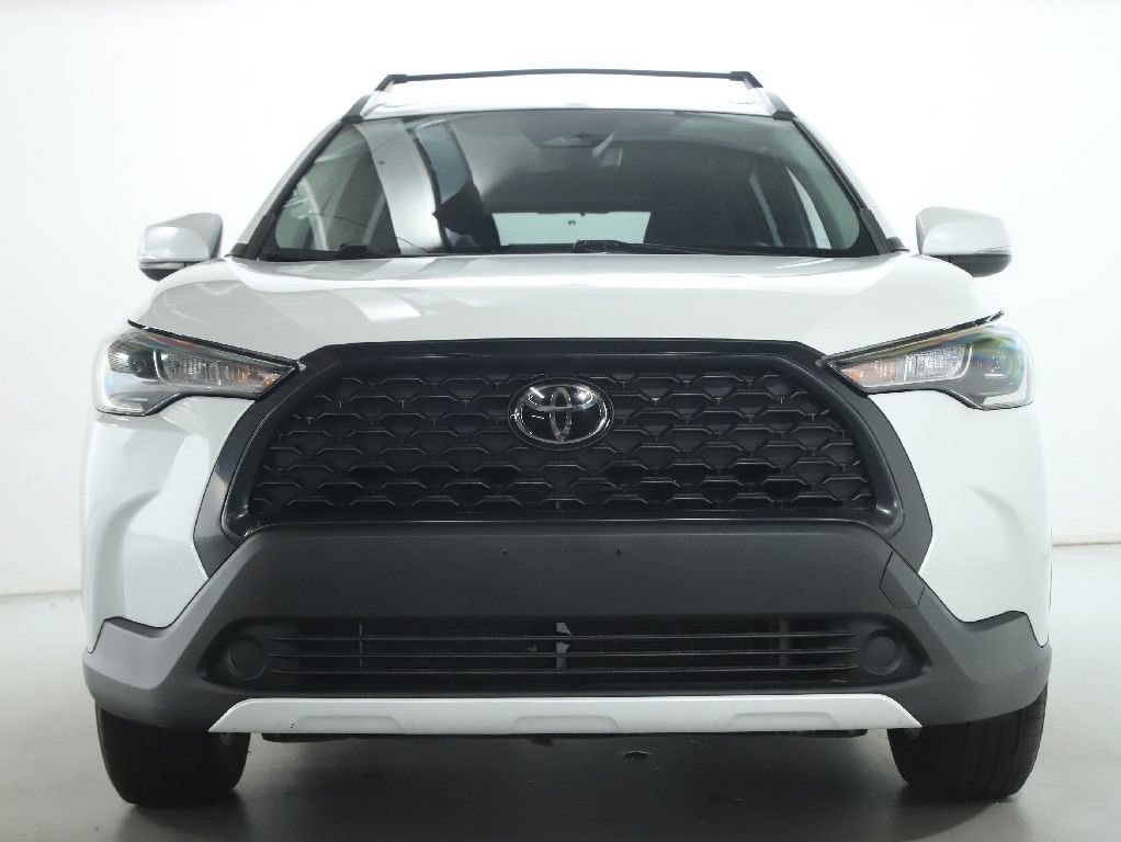 Used 2024 Toyota Corolla Cross LE FWD image 5