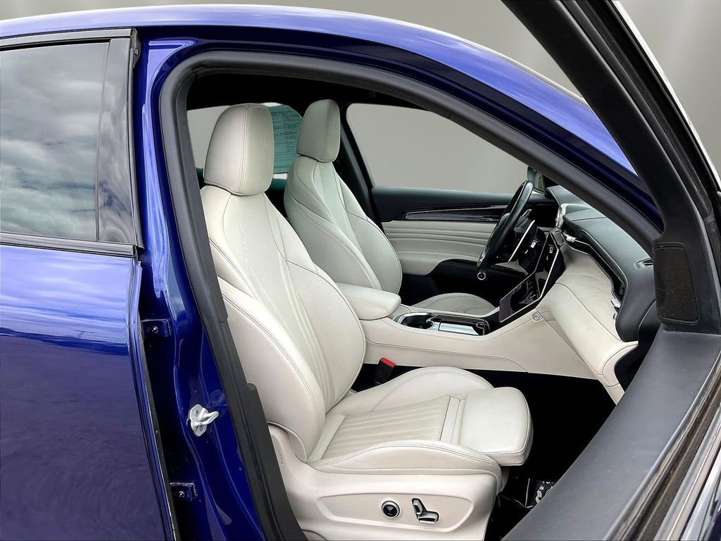 Used 2023 Maserati Grecale Modena AWD/4WD image 29