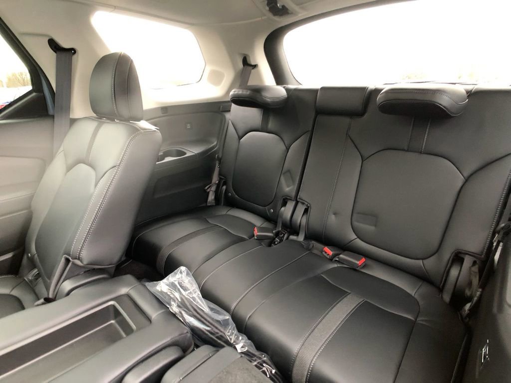 New 2025 Honda Pilot Touring image 24