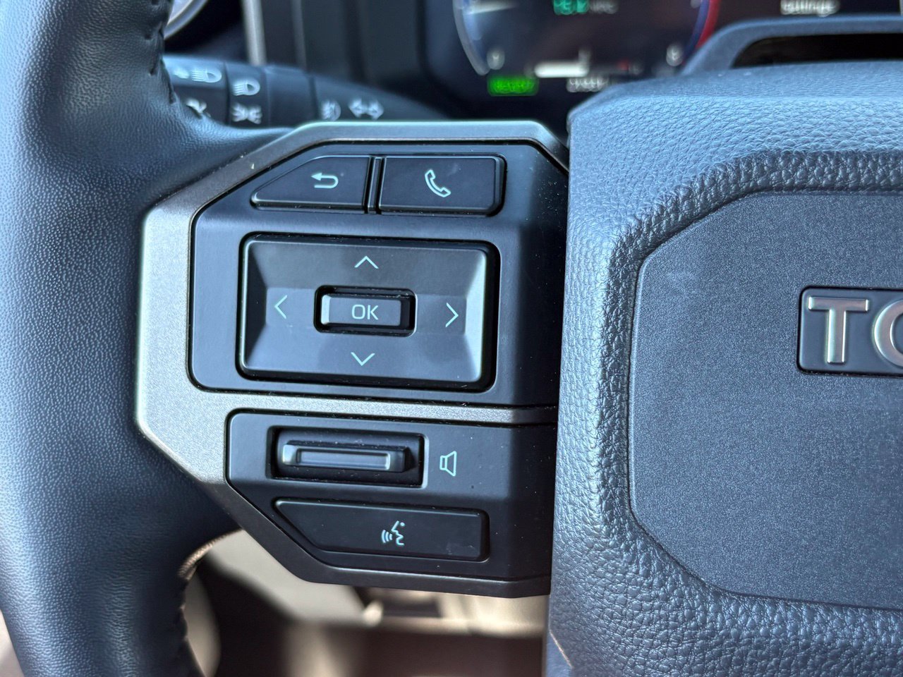 Used 2025 Toyota Land Cruiser w/ Premium Package AWD/4WD image 32