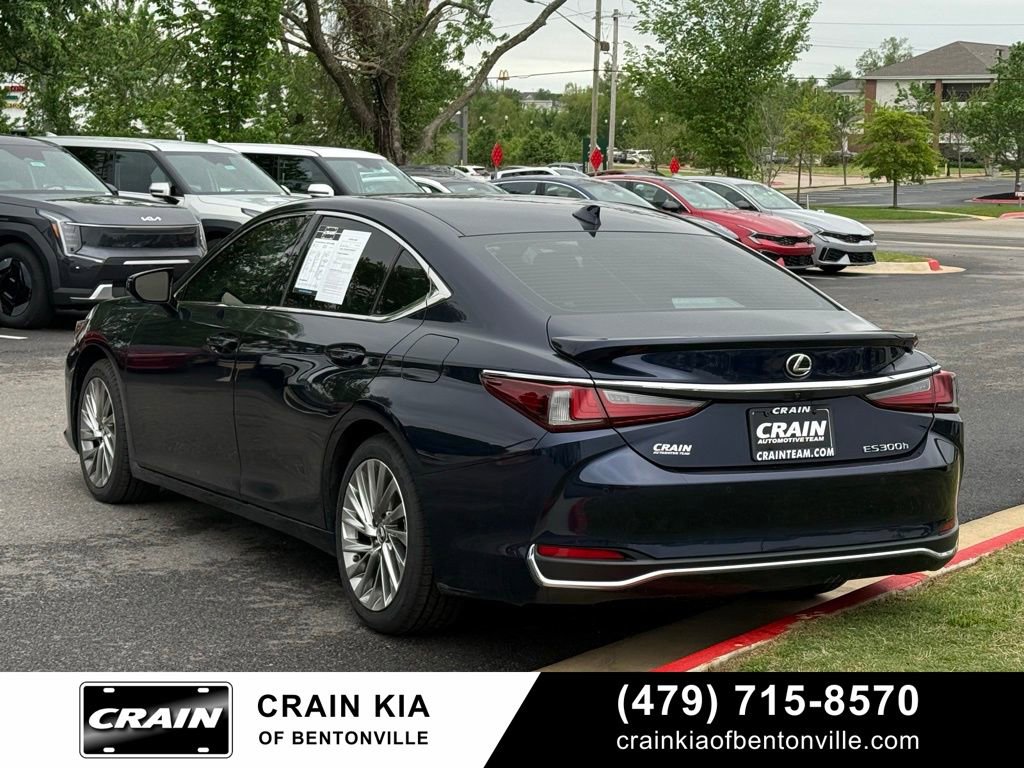 Used 2023 Lexus ES 300h w/ Accessory Package (Z2) FWD image 5