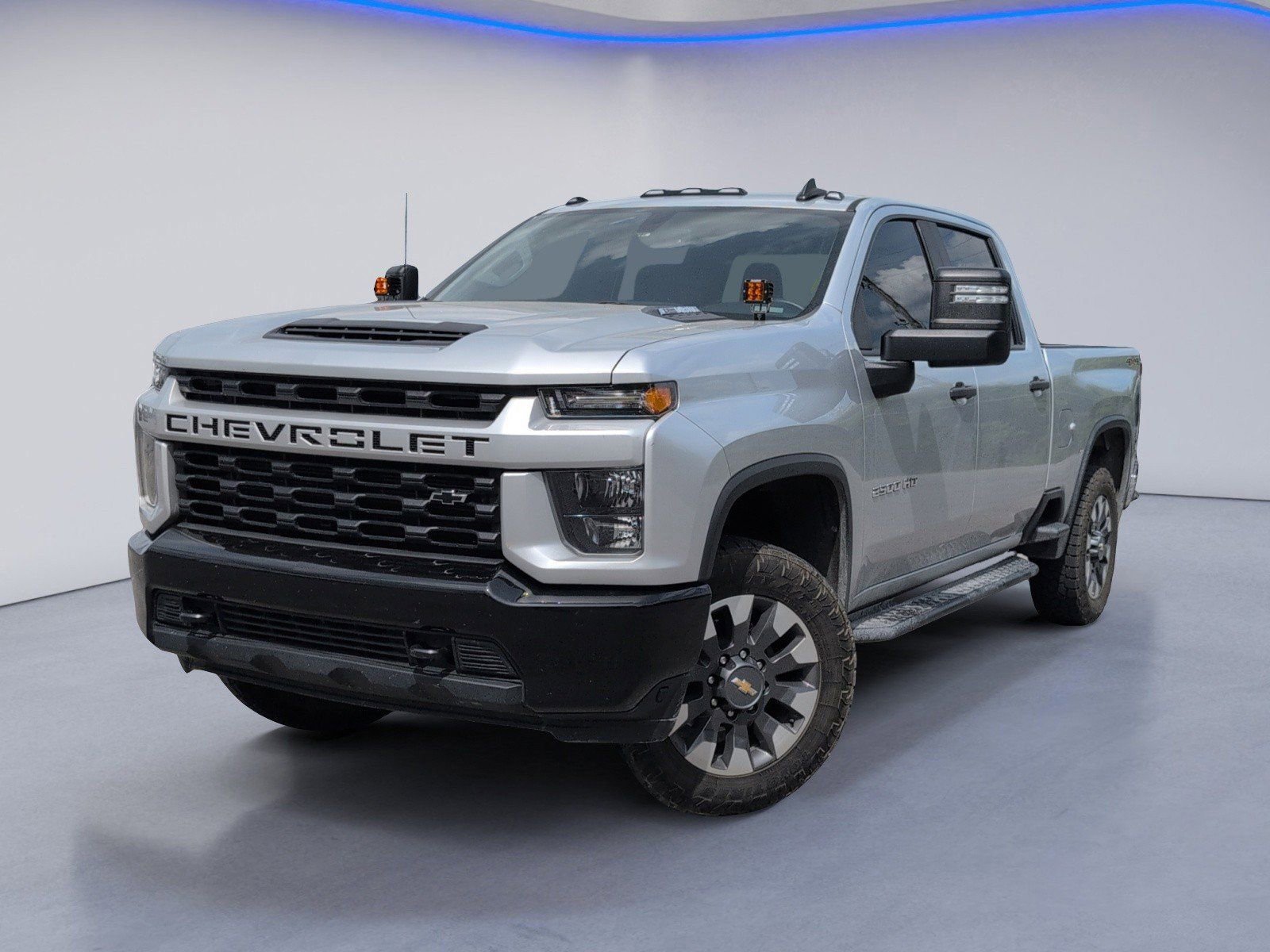 Used 2021 Chevrolet Silverado 2500 Custom w/ Custom Value Package AWD/4WD image 2
