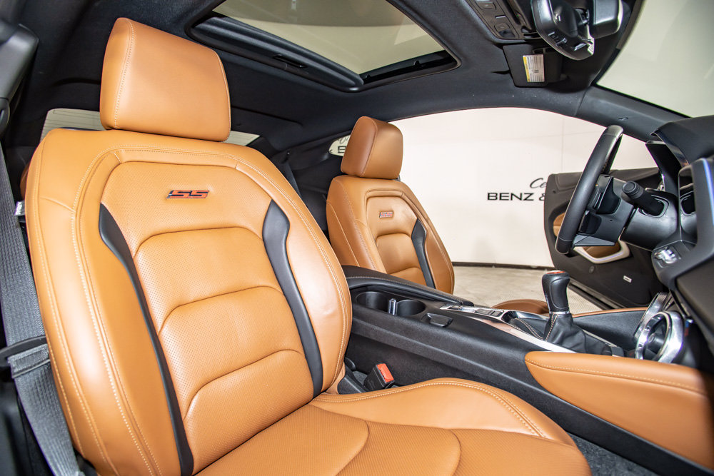 Used 2021 Chevrolet Camaro SS RWD image 16