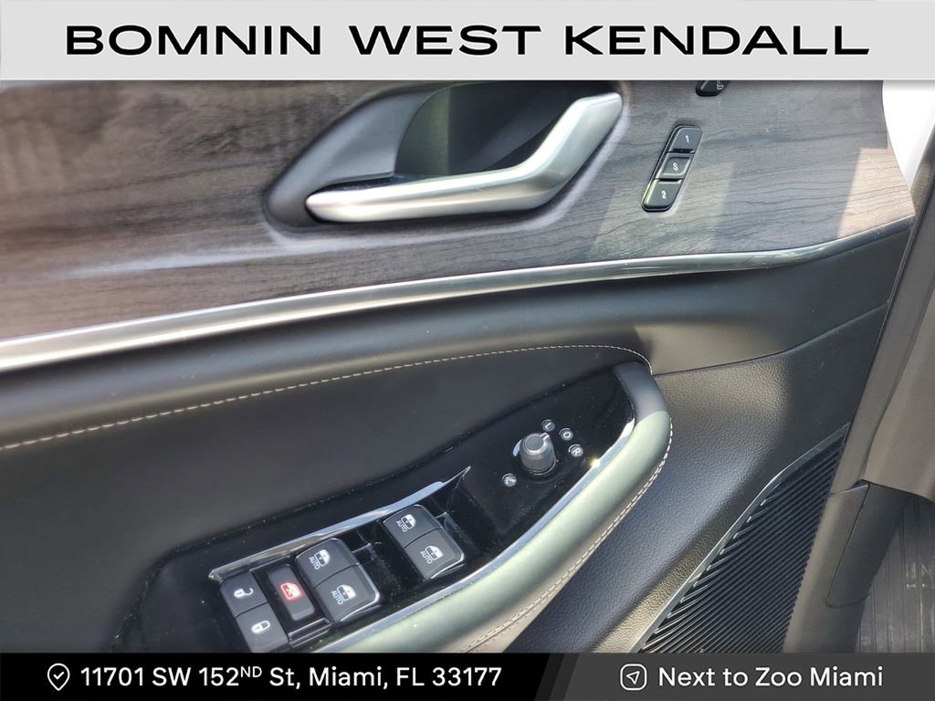 Used 2023 Jeep Grand Cherokee Overland w/ Luxury Tech Group IV image 22