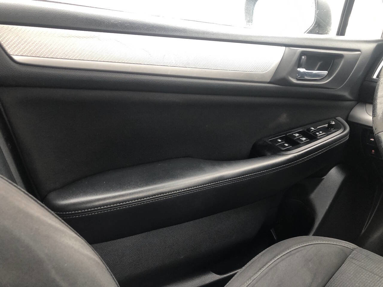 Used 2015 Subaru Legacy 2.5i Premium image 10