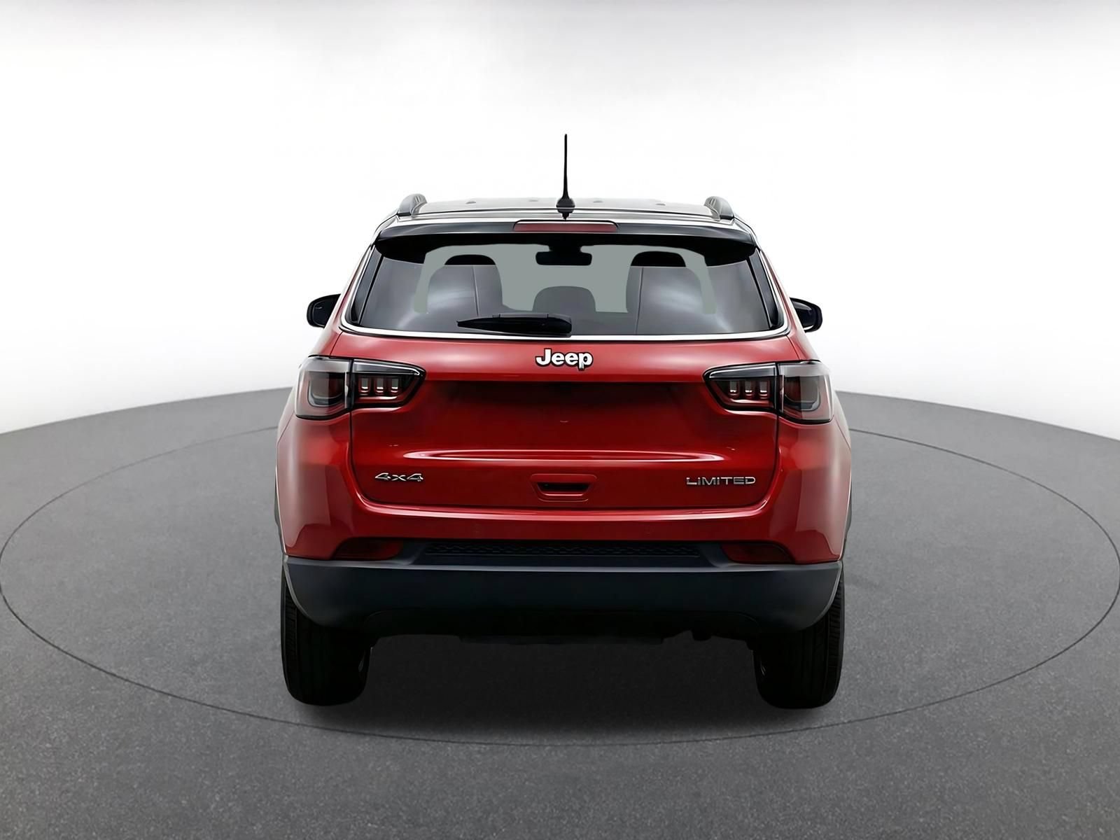 Used 2025 Jeep Compass Limited AWD/4WD image 8