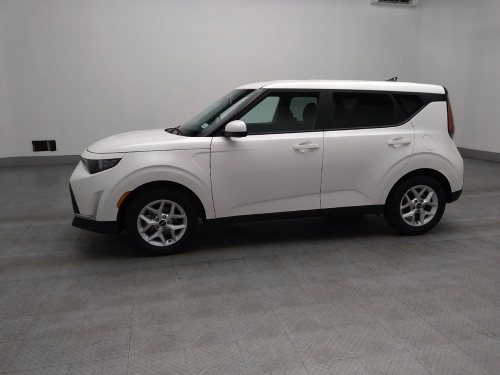 Used 2025 Kia Soul LX w/ LX Technology Package image 2